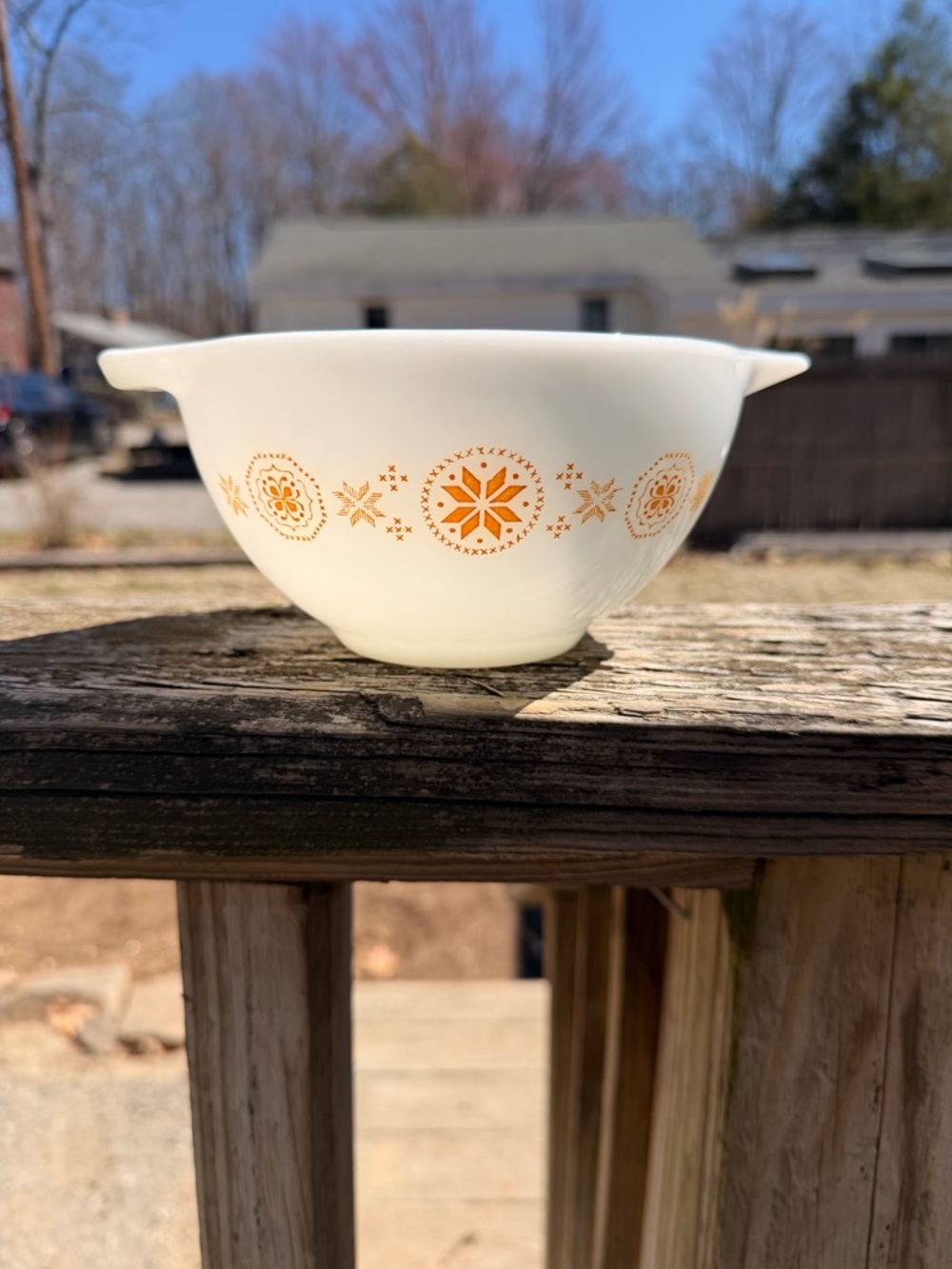 Pyrex 1-1/2 pt town and country Vintage Mixing Bowl